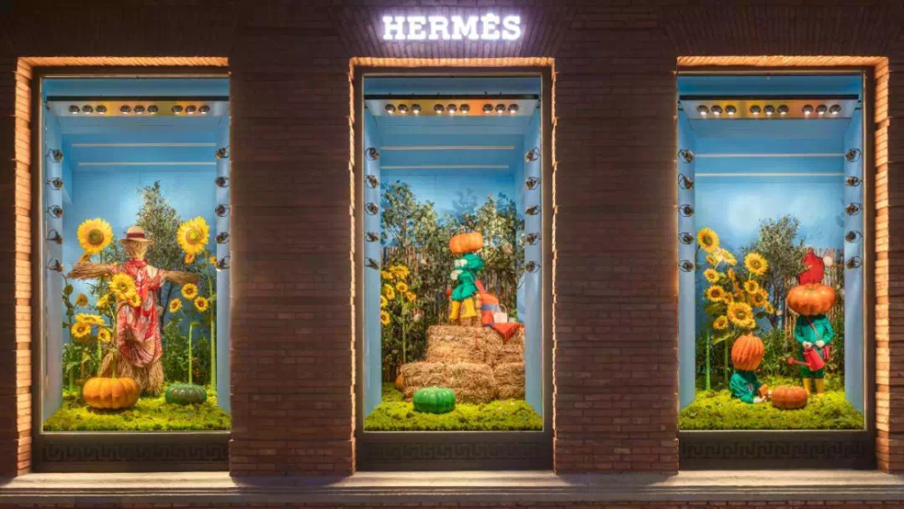 把橱窗的秋色滤镜打开后,真的美到我了!_腾讯新闻