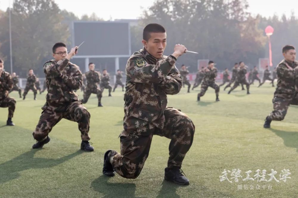 矚目武警工程大學第26屆軍事體育運動會盛大開幕