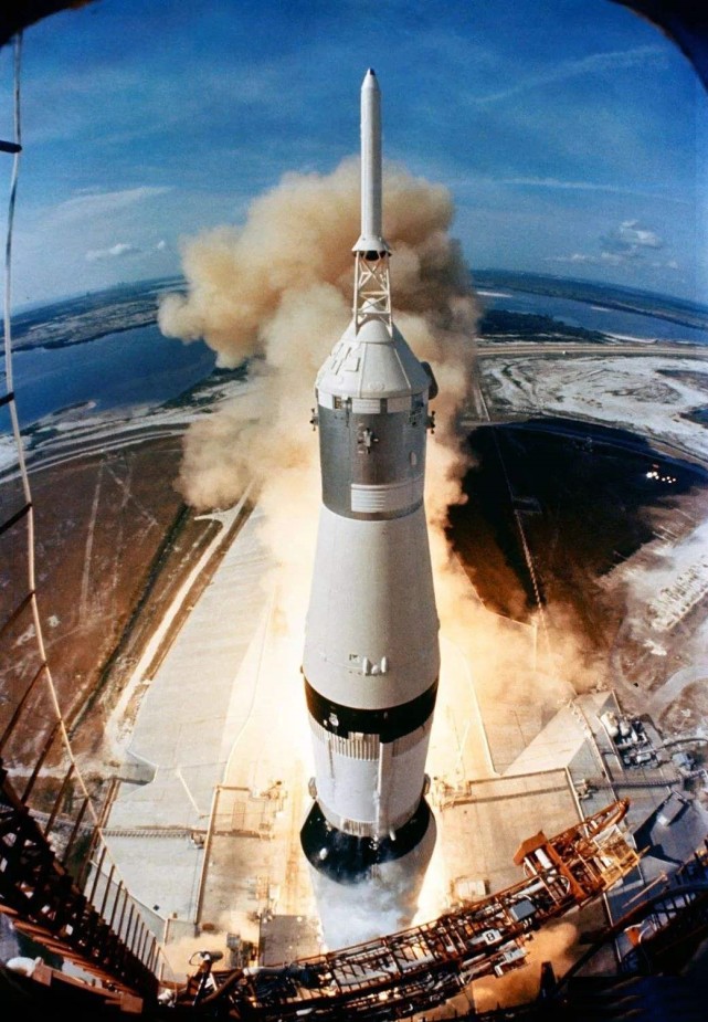1967年11月9日,土星5号运载火箭(saturn v)成功进行首飞,它是人类历史
