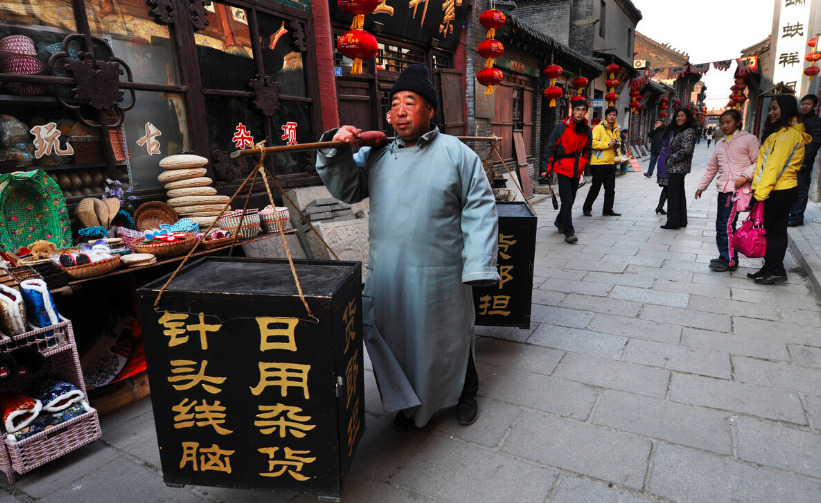 民国泸州卖货郎张得胜为省钱夜宿乡村野店结果半夜遇险