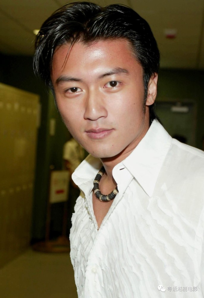 谢霆锋重塑廿年前经典发型发量大减感叹岁月不饶人