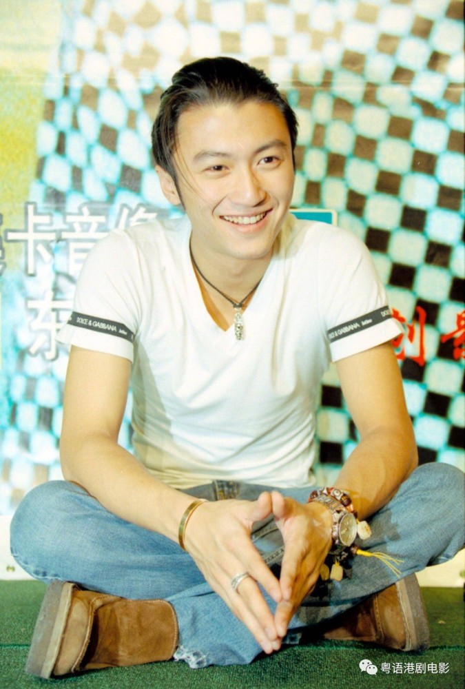 谢霆锋重塑廿年前经典发型发量大减感叹岁月不饶人