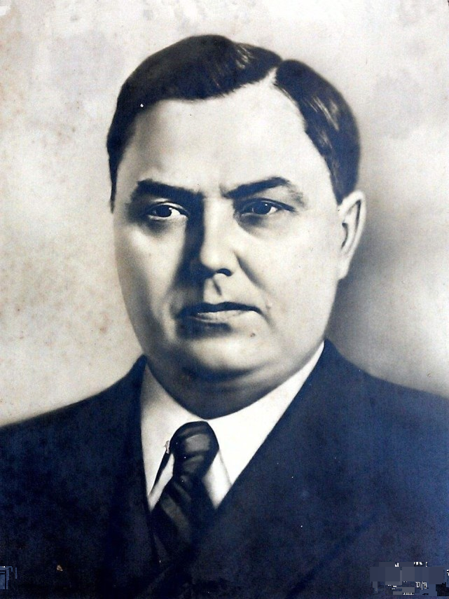 无能的接班人:斯大林留给他一手好牌,他却仅用3年就彻底玩坏