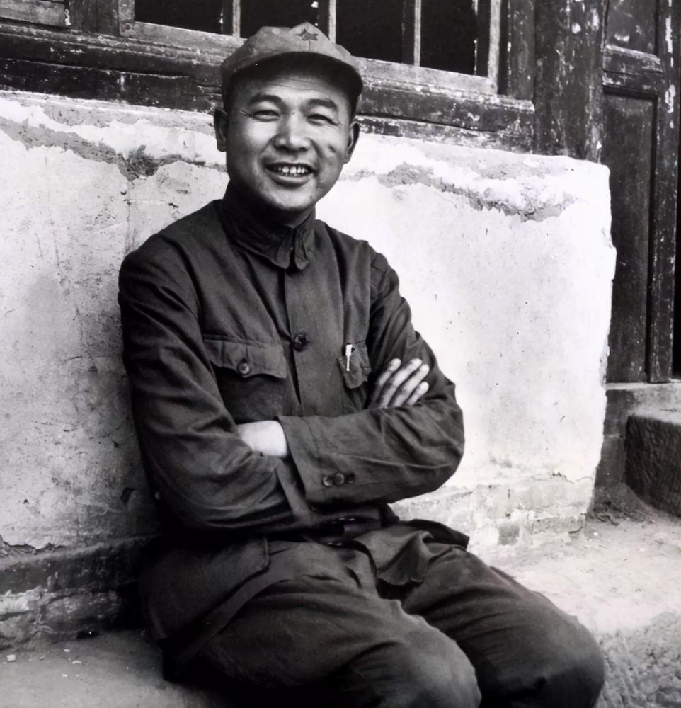 发挥了逆天的组织才能,又重建了红二十五军,常玉清依旧任营教导员