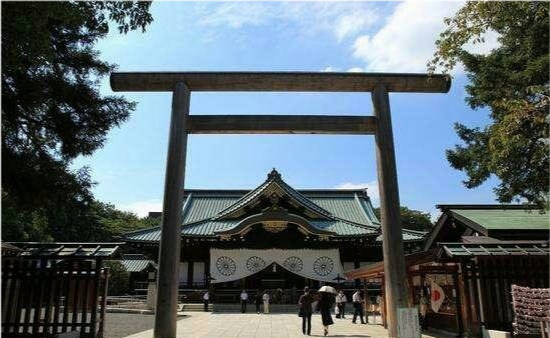 广东哥火烧日本靖国神社 逃到韩国被抓 得知情况后竟安全回国 腾讯新闻