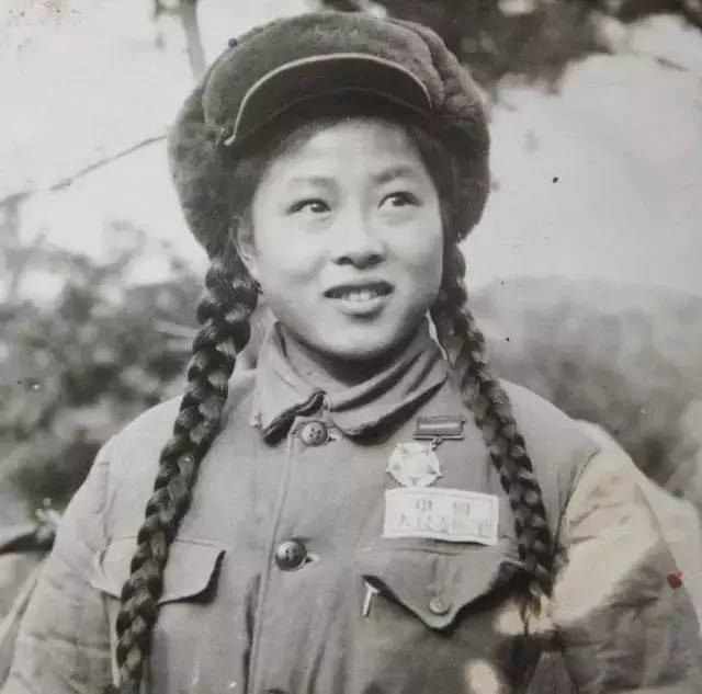 虽然不像男兵那样冲锋在前线,但是她们也为战争的胜利立下了汗马功劳