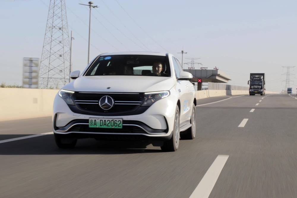 试驾奔驰eqc传统豪华品牌的电动车到底够不够智能