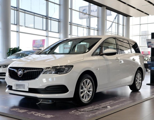 全新别克gl6曝光内饰双连屏四缸动力这mpv售价合理将逆袭