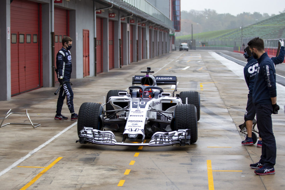 首位00后f1车手即将登场 角田裕毅完成首次f1测试工作 腾讯新闻
