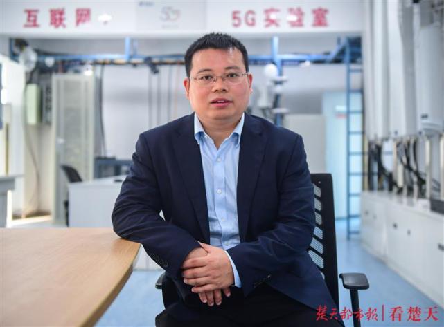 郑成林劳模创新工作室开辟信息通道5g建设者让未来即将到来