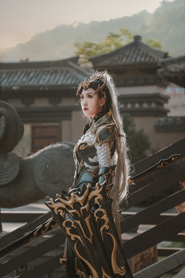 《剑侠情缘网络版叁》cosplay正片图赏:雪河盾娘 御姐