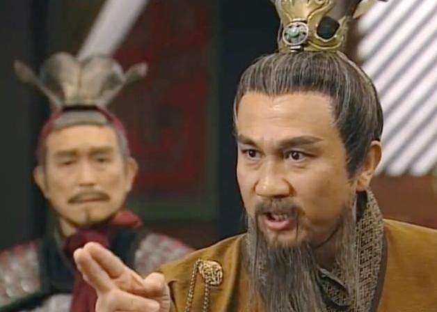 甘罗是名门之后,他的爷爷是秦国的左丞相甘茂.12岁之前