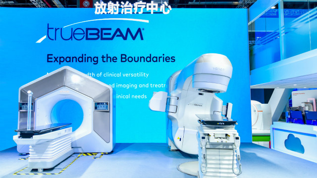 连续参与了三届进博会的瓦里安医疗系统公司正是进博红利的受益者.