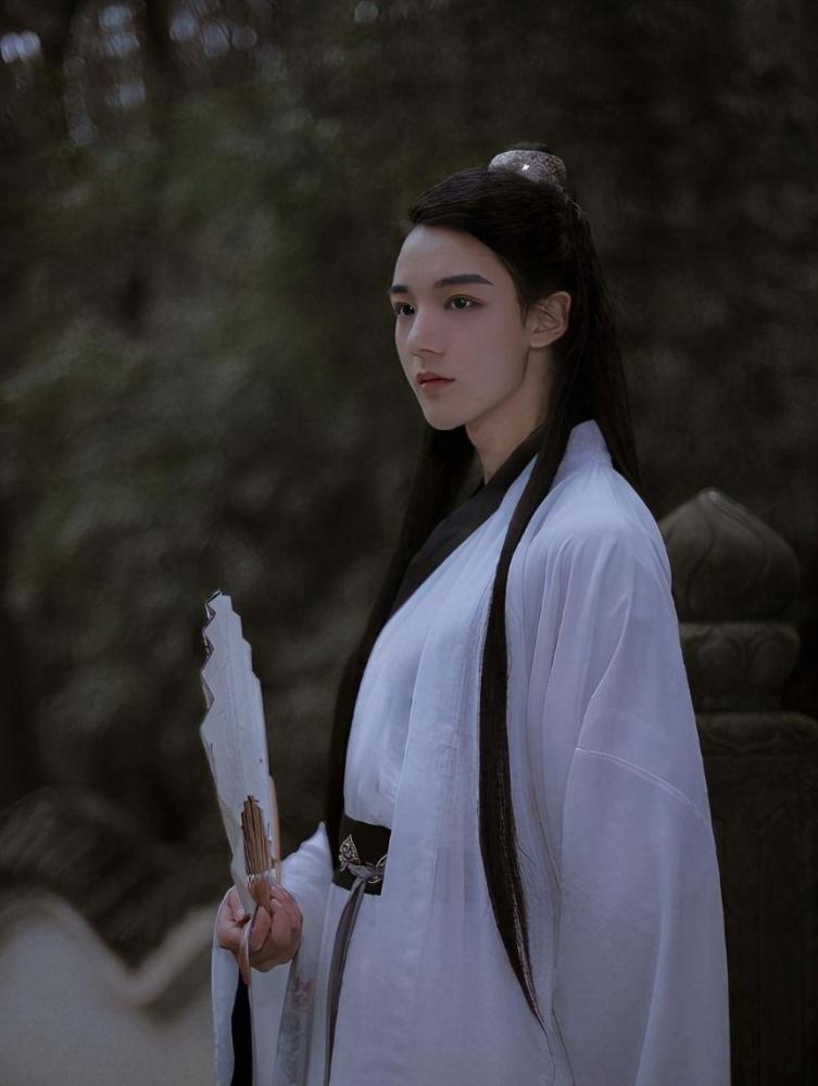 知名汉服男模句芒被曝未婚先育抛弃母子女方因此患产后抑郁