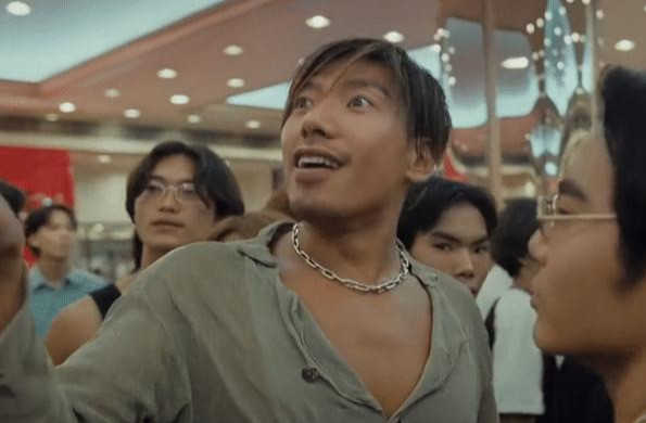 他是《古惑仔》中真正的主角,明明是反派,却演得让人爱恨交加