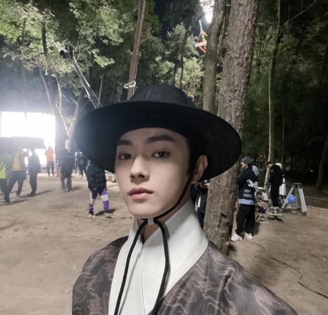 于正和韩国网友对骂 只因许凯的一件衣服 于正 韩服沿用明朝 腾讯网