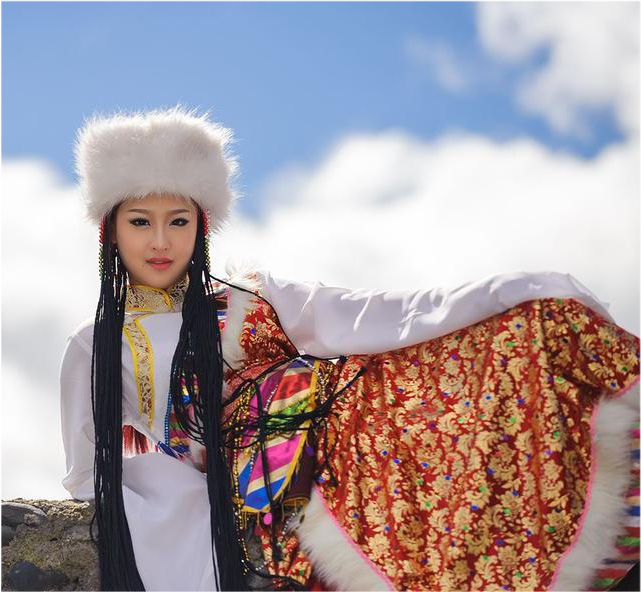 西藏"活佛"妻子到底有多美?被称为"东方之花",外公是开国上将