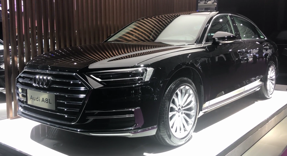 车展实拍全新一代奥迪a8!车长超5米3,上市直降5w,要啥奔驰s级