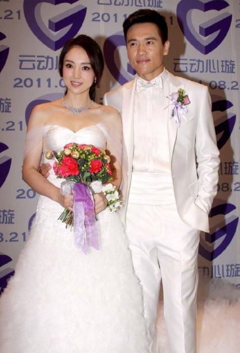 董璇|高云翔带女儿现身董璇亲子餐厅，剃寸头似老了十岁，被顾客误认是餐厅经理