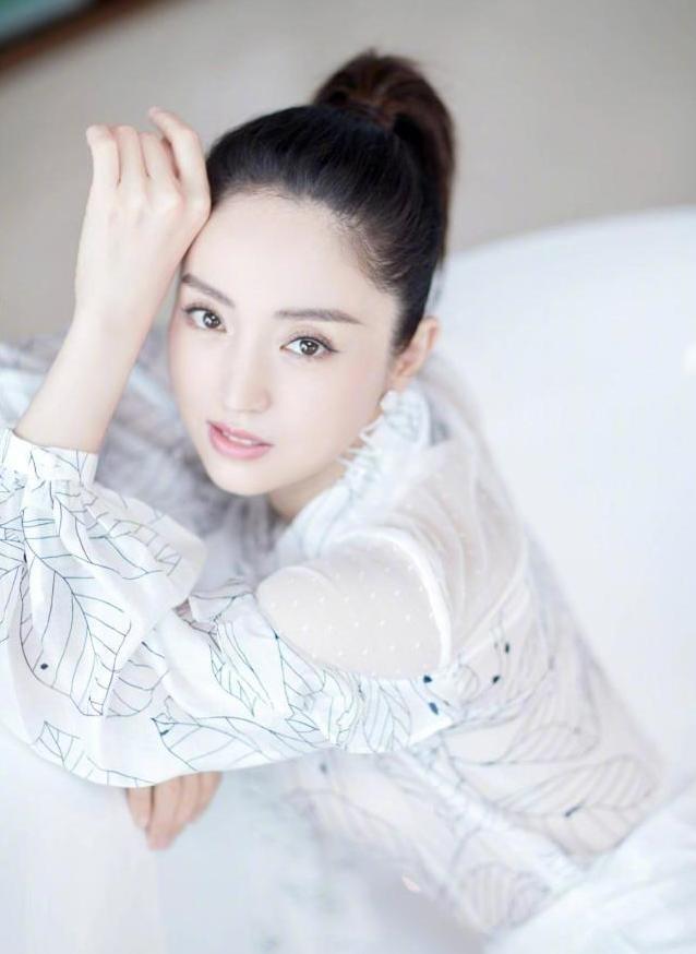 董璇|高云翔带女儿现身董璇亲子餐厅，剃寸头似老了十岁，被顾客误认是餐厅经理