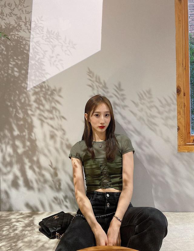 23岁的她,就是首席舞蹈家!青春脸蛋,苗条身材,美得恰到好处