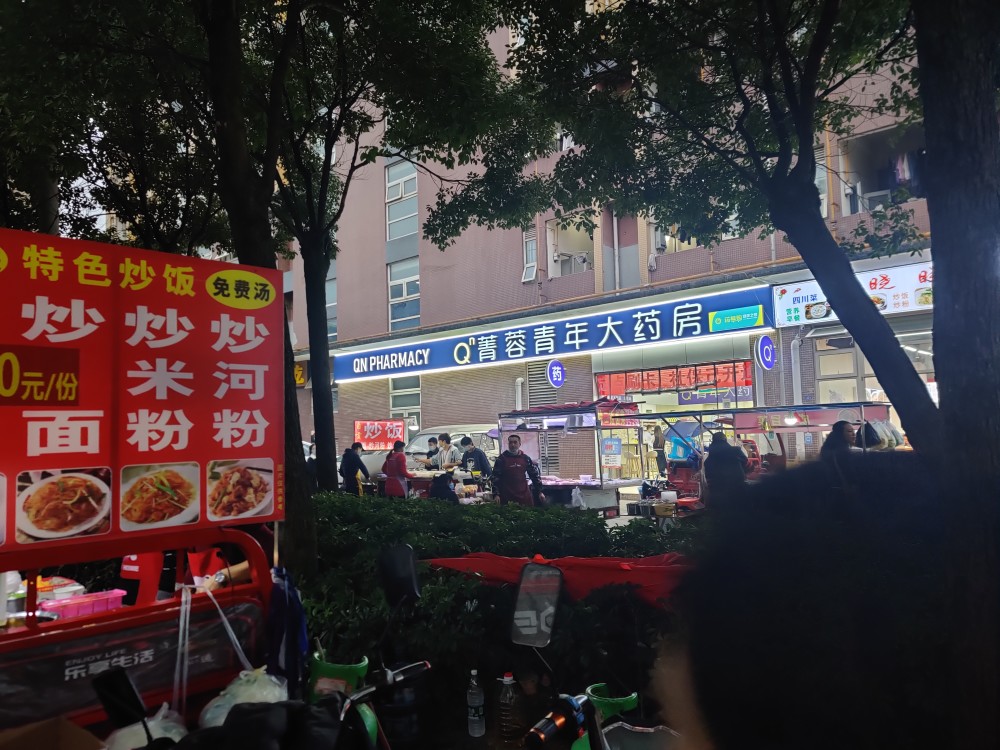 云荐现场探访成都富士康面试体检很多工友想看看了解来吧展示