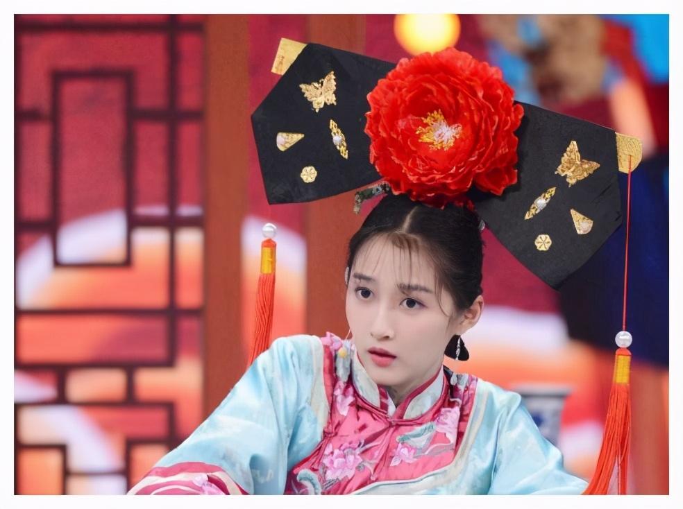 网友质疑,最开始关晓彤就是"京圈格格"炒作的.