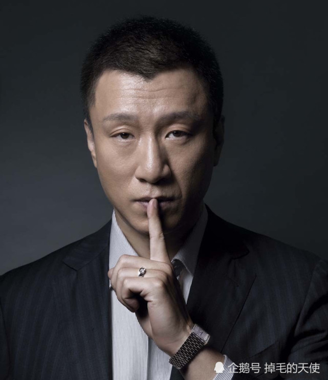 孙红雷晒怼脸自拍,瘦到脱相,双眼皮明显,眼睛瞬间"睁开了"