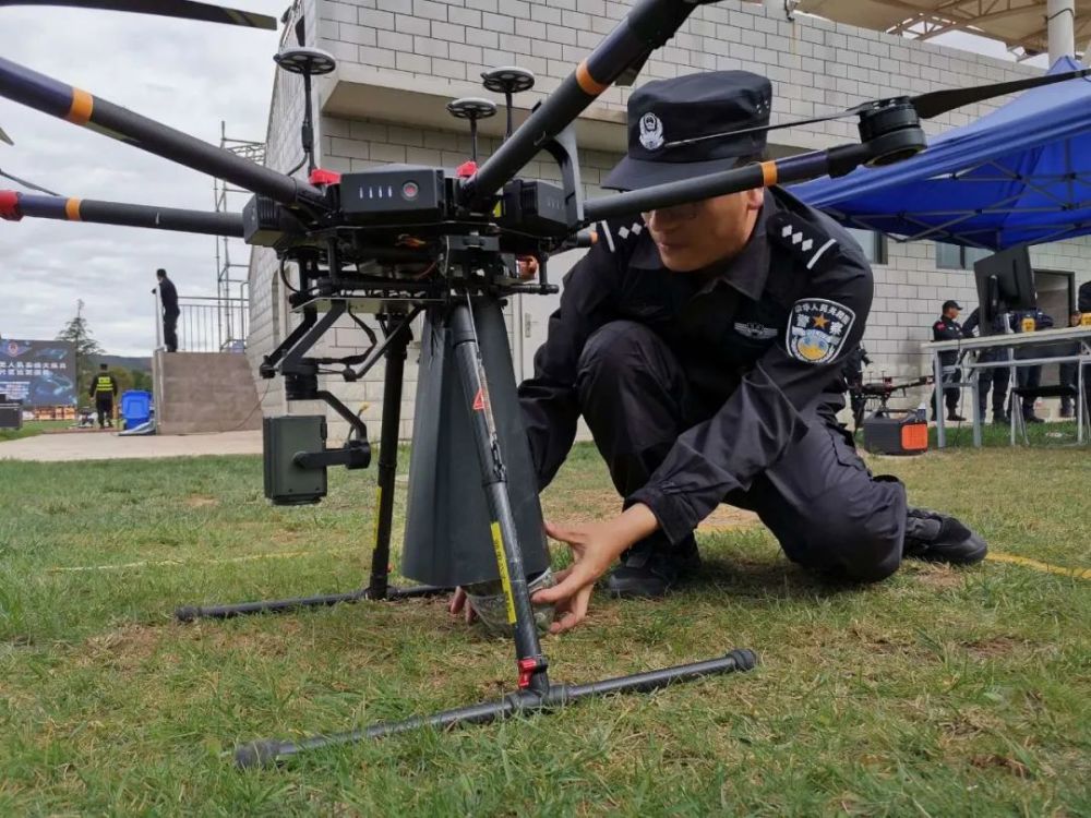【身边典型】龙里公安在全国公安警用无人机大比武中取得优异成绩