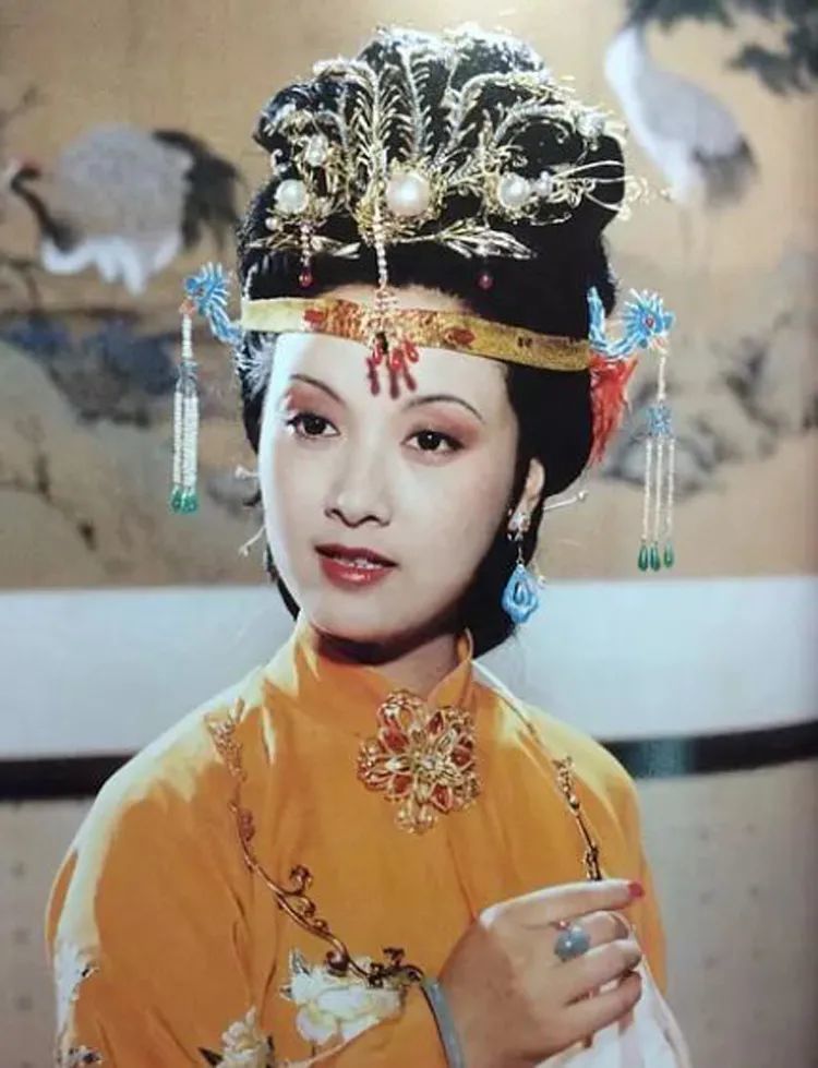 为什么有人会说王熙凤的真实结局是被休沦为扫雪丫环请看证据