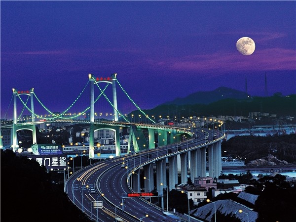 海沧大桥值得一提的是,厦门海沧文旅局面向江门市民提供"云端旅购"