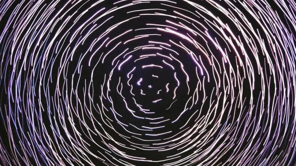 我紧闭眼睛被扶进诊室只觉得每一步都在原地转圈圈