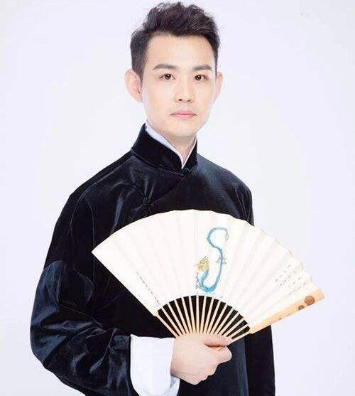 此外,郭德纲还为卢鑫玉浩