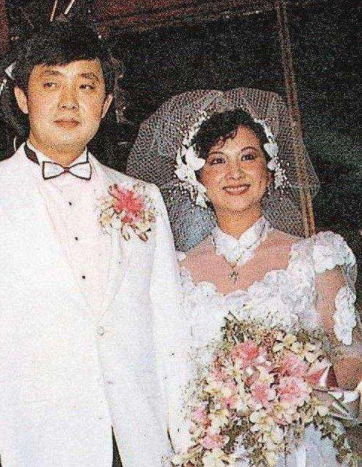 老戏骨薛家燕近况曝光70岁再传恋情与小17岁男友热恋中