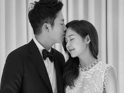 40岁成宥利晒照似少女 前男友宋承宪为其戒酒 曾出演皇太子初恋