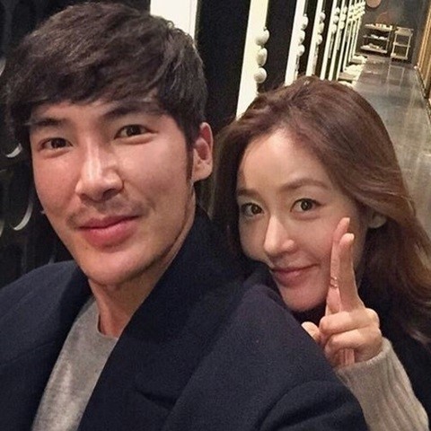 40岁成宥利晒照似少女 前男友宋承宪为其戒酒 曾出演皇太子初恋