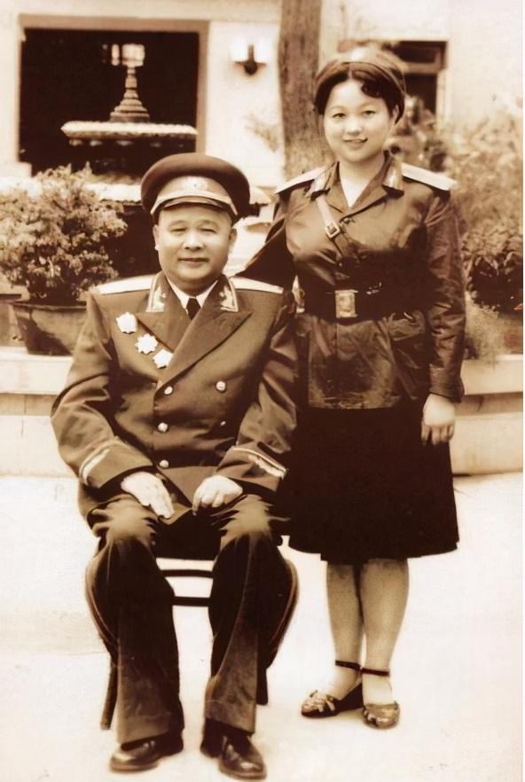 她是开国大将徐海东之女,弟弟是副部长,自己甘愿一辈子为农