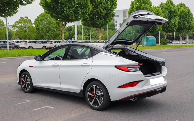 3款国产掀背车推荐,10万能入手其中2台,还有1台配无框车门