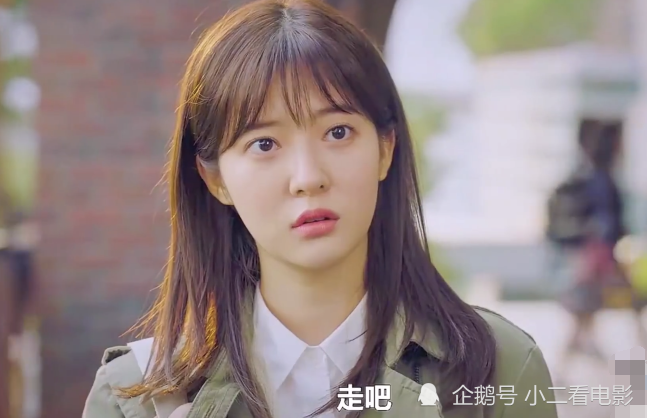 闵雪雅最近正在热播的韩剧《顶楼》,因为狗血的剧情受