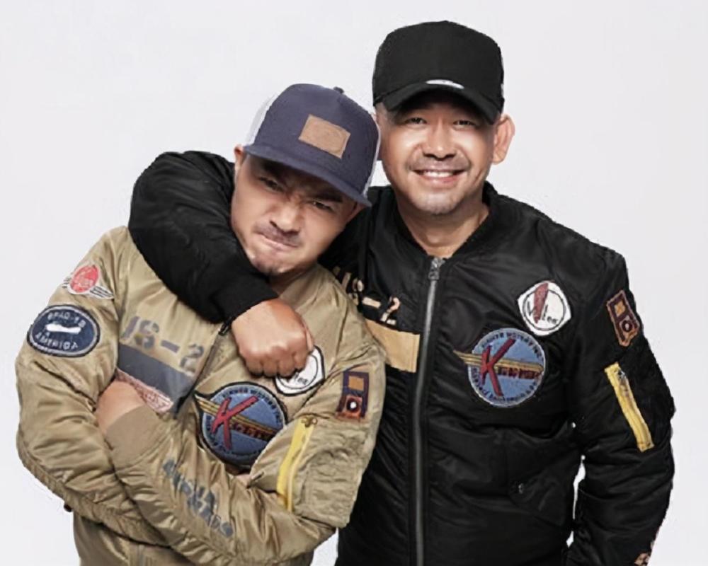 有种"无奈"叫姜文姜武,总被说成双胞胎,但他俩其实不是一个爸