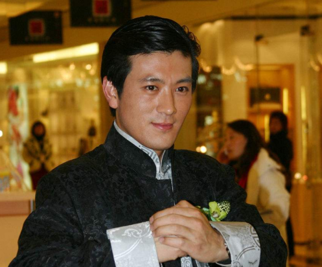 杨子为了捧她让老婆当配因情商低惹杨幂不快说话总是自带槽点