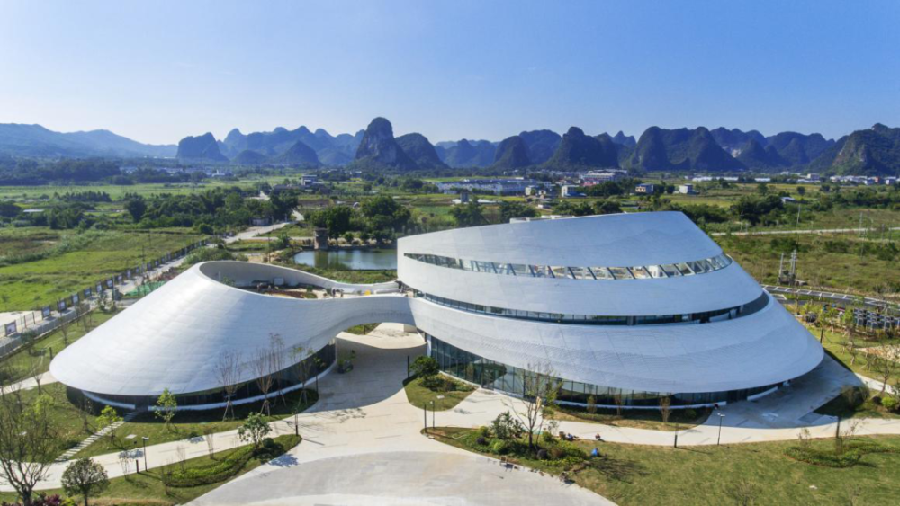 广西文旅大会参观点之一的螺蛳粉小镇客厅.