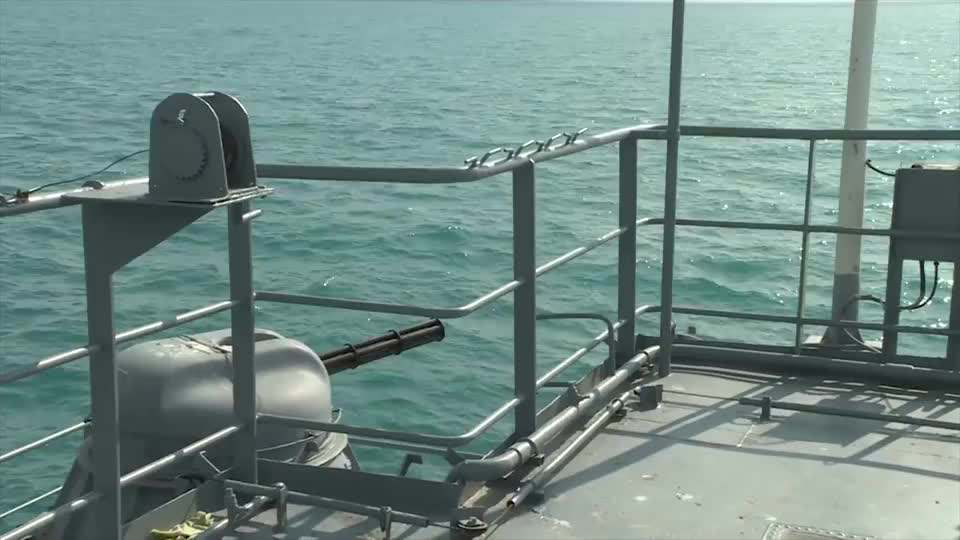 图为ak630型速射炮