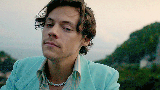 harry styles 新电影片场有人感染新冠,演职人员均被隔离