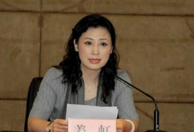 校长:如果我不说,你能猜出她的年龄吗|211大学|教育|毕业|姜虹|博士