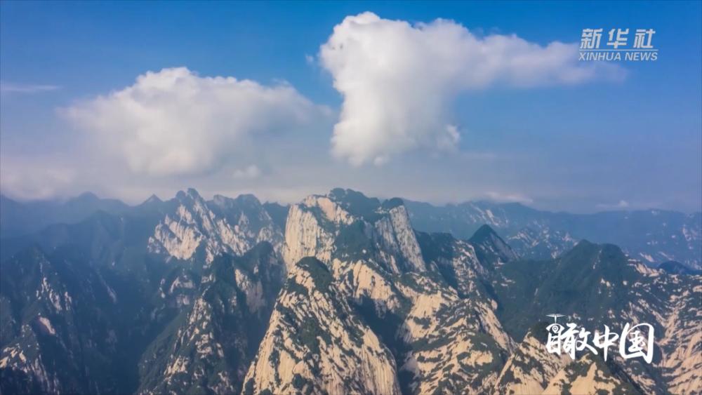 瞰中國華山之巔賞雲海