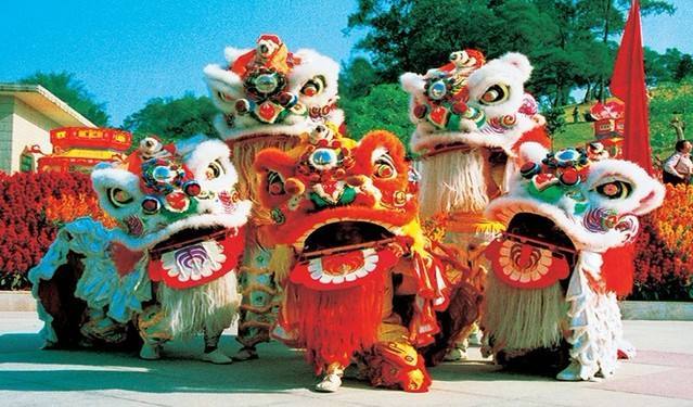 狮舞(广东醒狮)佛山市传承人其多次参加各类国际狮舞大赛,荣获数百项