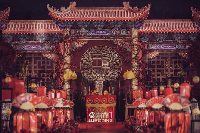 红金色调的清制中式婚礼
