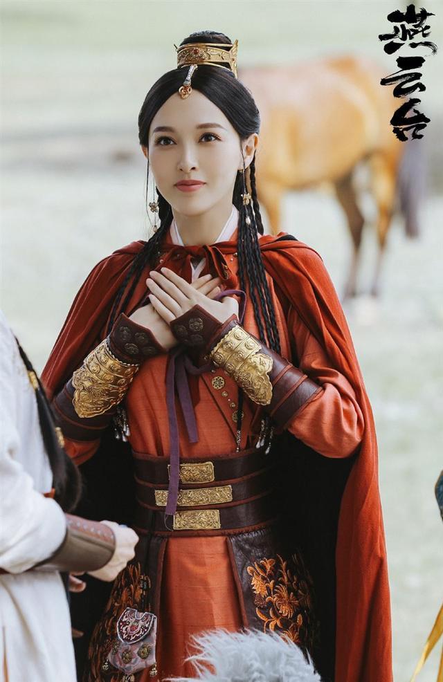 唐嫣首晒爱女!母女共同为《燕云台》造势,亲曝生产龙凤胎诀窍