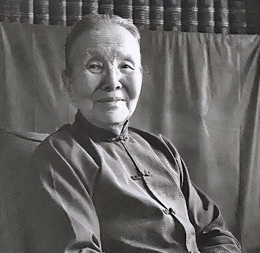 民国鄙视链:杨绛说张爱玲丑,张爱玲瞧冰心作,冰心讽林徽因绿茶